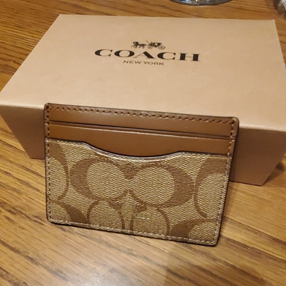 Coach Accessories - 🌻Coach Signature Card Case ***NWT***